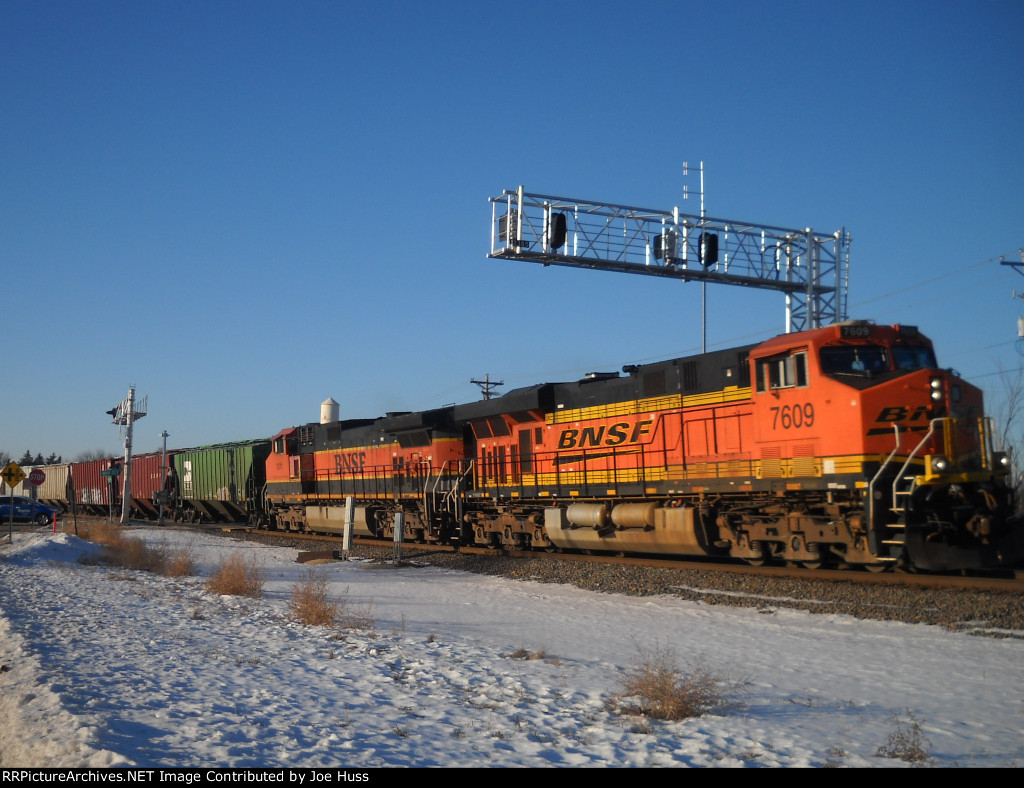 BNSF 7609 East